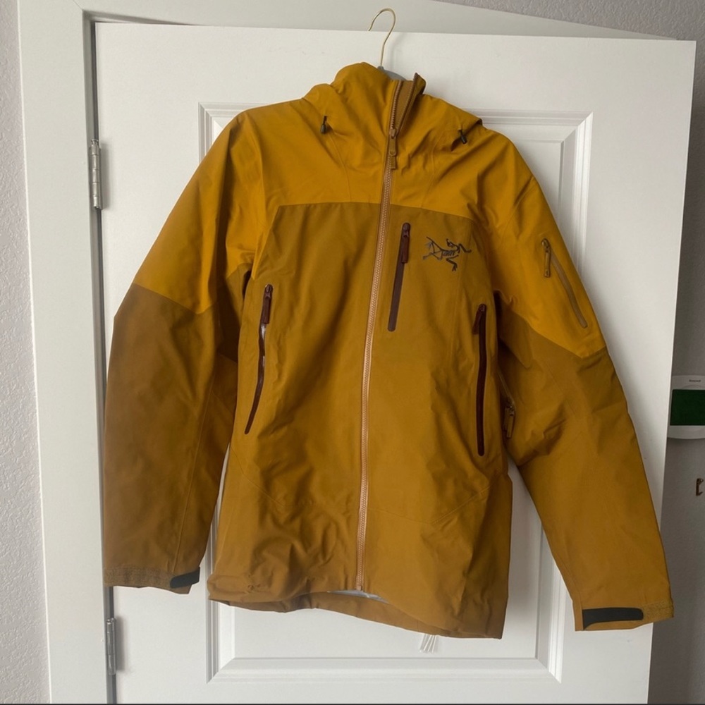 Arc’Teryx Sabre LT Backcountry Ski Jacket